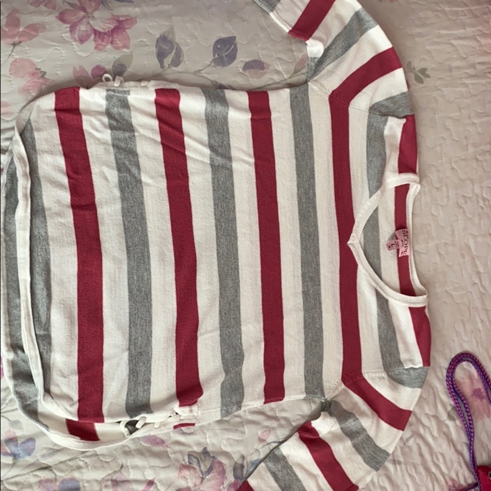 A long sleeve shirt